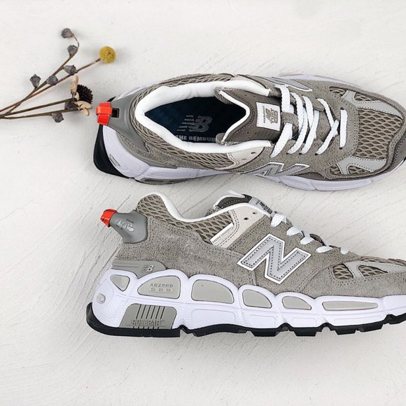 Salehe Bembury x New Balance  Yurt  sneaker Size 10